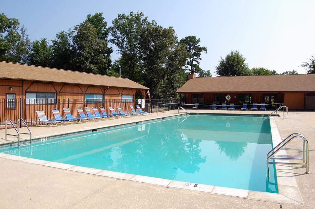 Advance Forest Lake Camping Resort Lakefront Cabin 8 מראה חיצוני תמונה