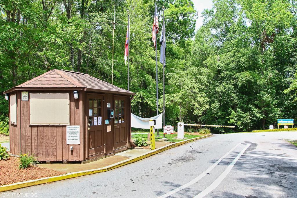 Advance Forest Lake Camping Resort Lakefront Cabin 8 מראה חיצוני תמונה