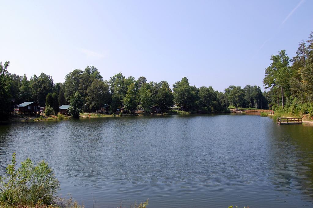 Advance Forest Lake Camping Resort Lakefront Cabin 8 מראה חיצוני תמונה