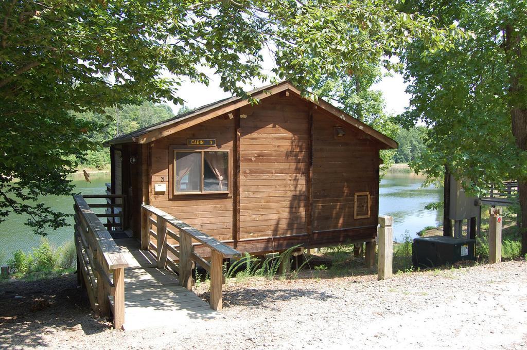 Advance Forest Lake Camping Resort Lakefront Cabin 8 מראה חיצוני תמונה