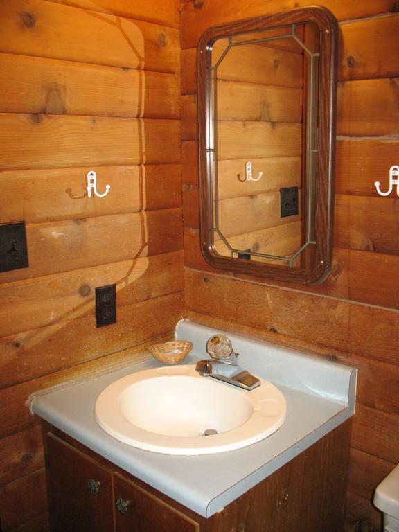 Advance Forest Lake Camping Resort Lakefront Cabin 8 מראה חיצוני תמונה