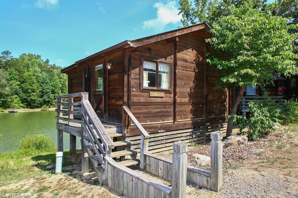 Advance Forest Lake Camping Resort Lakefront Cabin 8 מראה חיצוני תמונה